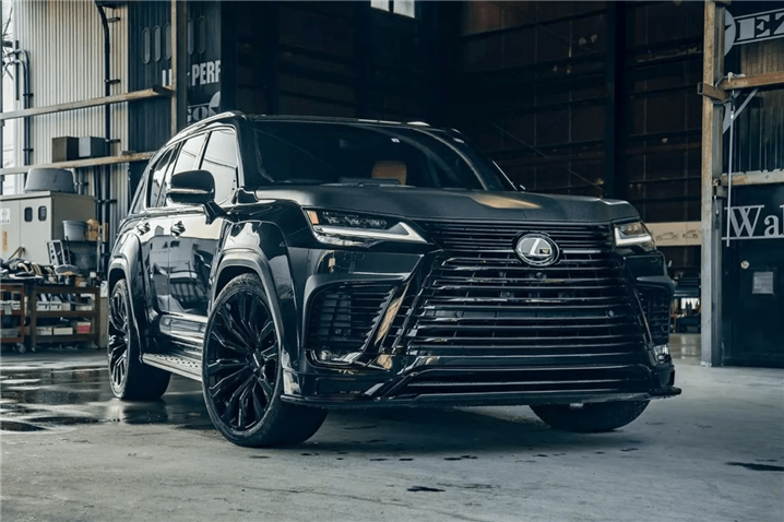 Liberty Walk-მა Lexus LX 600-ისგან ნამდვილი მონსტრი შექმნა