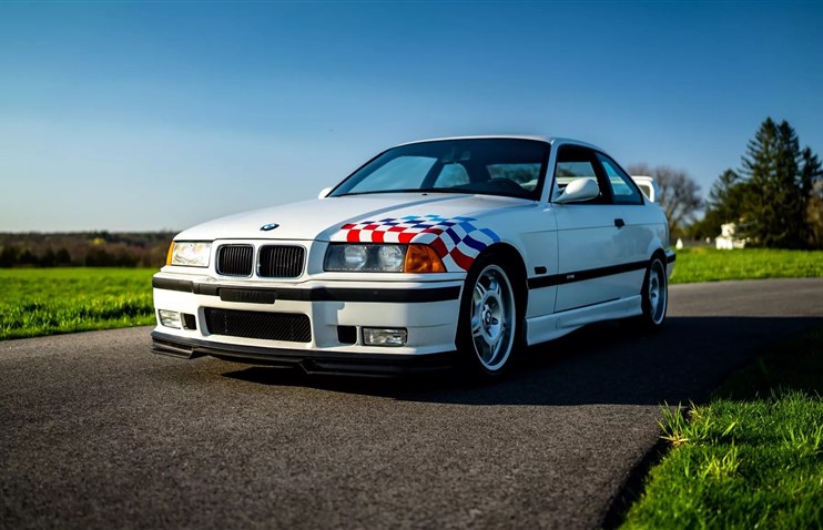 ეს 1995 წლის E36 M3 Lighweight-ი 150 000$-ზე მეტად შეფასდება