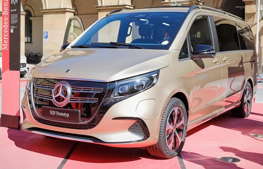 2024 წლის Mercedes-Benz EQV-ს უფრო დახვეწილი სტილი აქვს