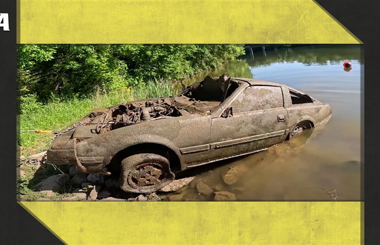 ეს Nissan 300ZX Crumble ათწლეულების განმავლობაში ჩაძირული იყო