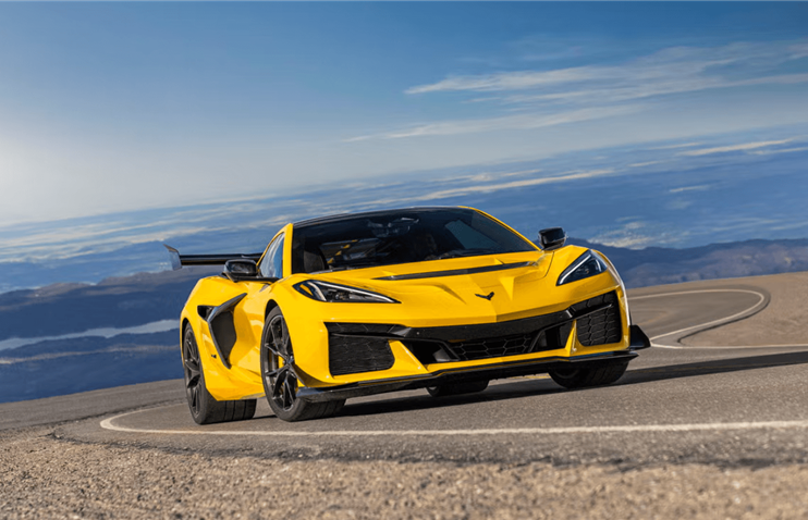 2025 წლის Corvette ZR1 1 064-ცხენისძალიანი ჰიპერავტომობილია