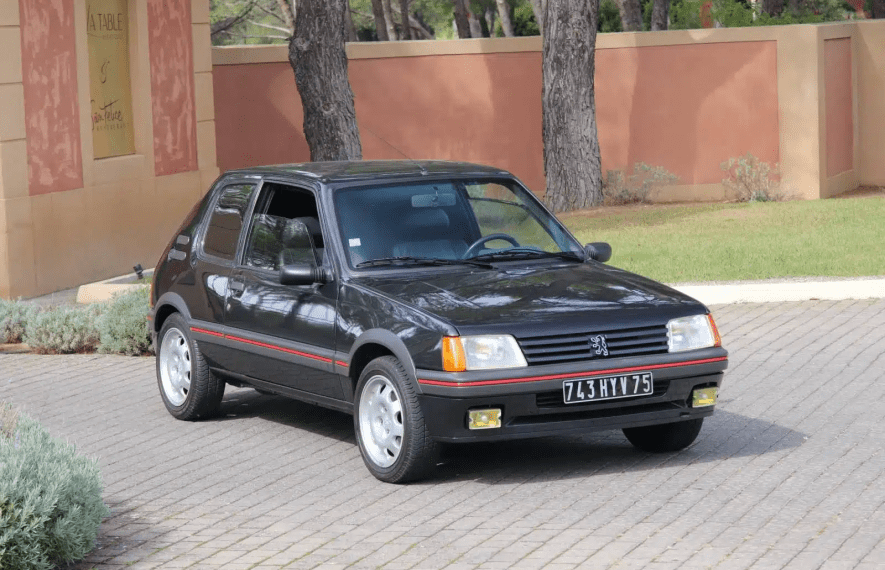 Peugeot, Renault, Peugeot 205