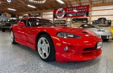 გადაიხდიდით 2002 წლის თითქმის ახალ Dodge Viper-ში სოლიდურ თანხას?