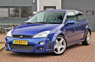 არასრულფასოვანი, მაგრამ ძალზედ დატენილი Ford Focus RS-ი