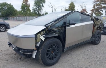 Tesla თითქმის ყველა Cybertruck-ს უკან გაიწვევს