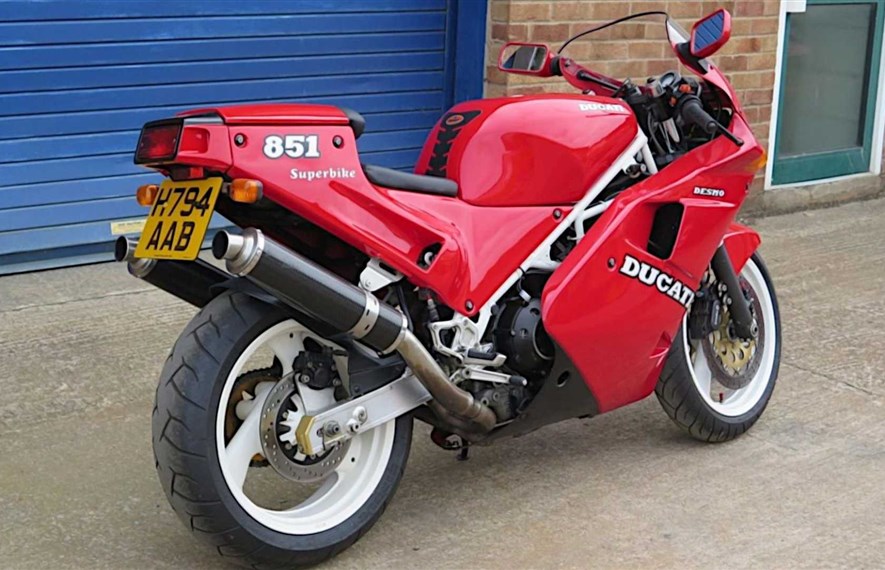 Ducati 851, რომელსაც ჯეიმს მეი და რიჩარდ ჰამონდი ფლობდნენ, გასაყიდად გამოჩნდა